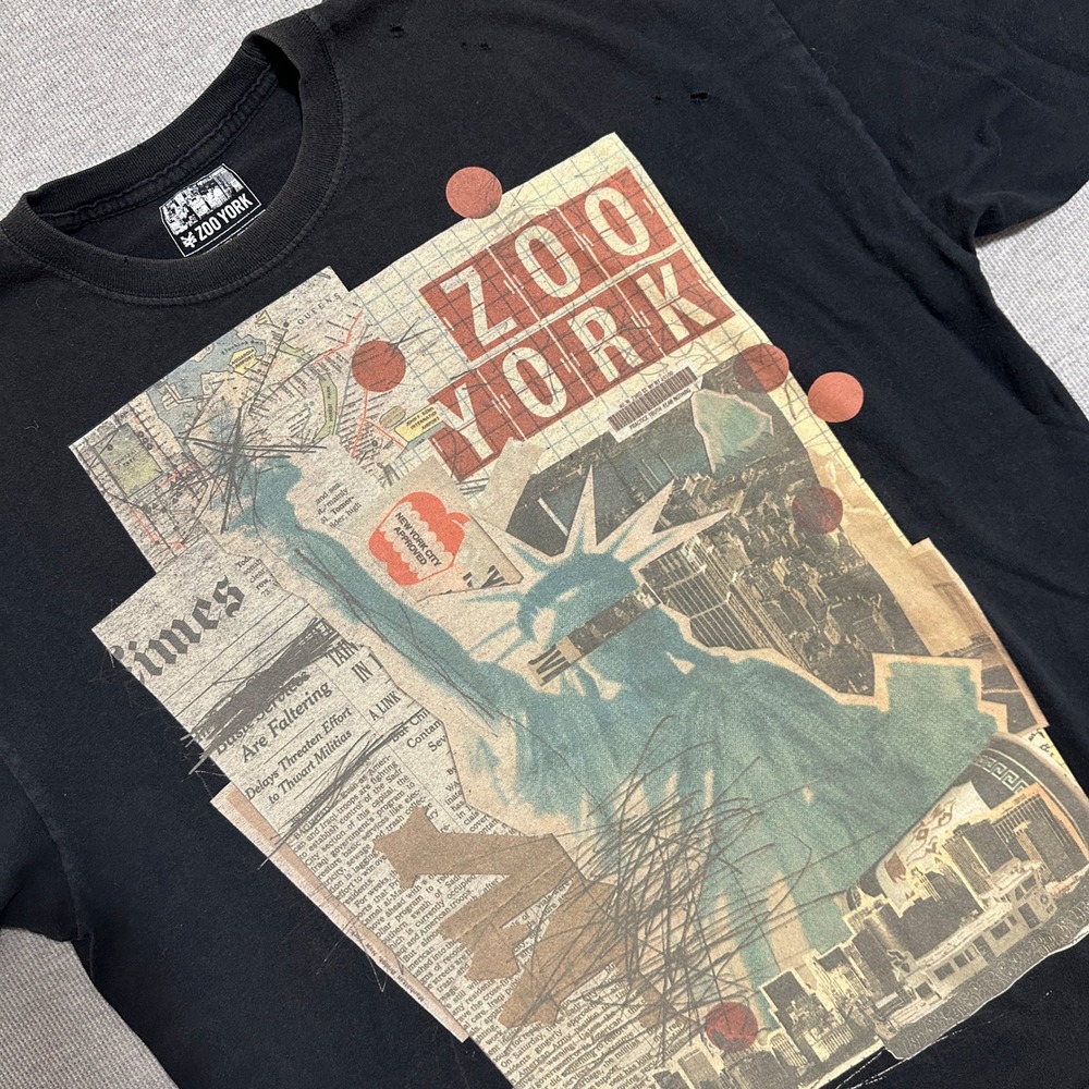 Zoo York Mens 2XL Black Distressed NYC Statue of Liberty Skate Graphic Tee